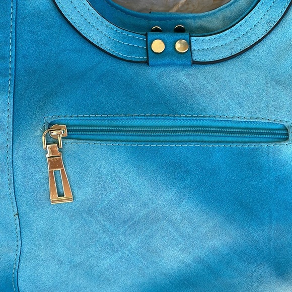 Blue Purse With Gold Emblem - Picture 5 of 6